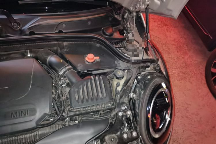 Used MINI 2023 Revised 2.0T COOPER S CABRIO Artist Engine Bay Left