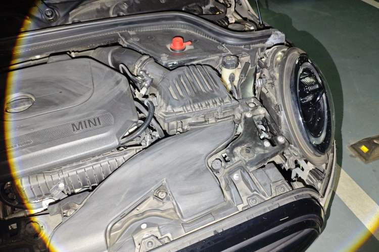 Used MINI 2023 Updated 1.5T COOPER Artist Five-Door Edition Engine Bay Left