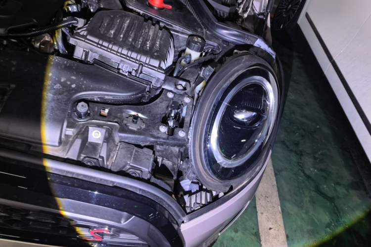 Used MINI 2023 Updated 2.0T COOPER S Artist Engine Bay Left