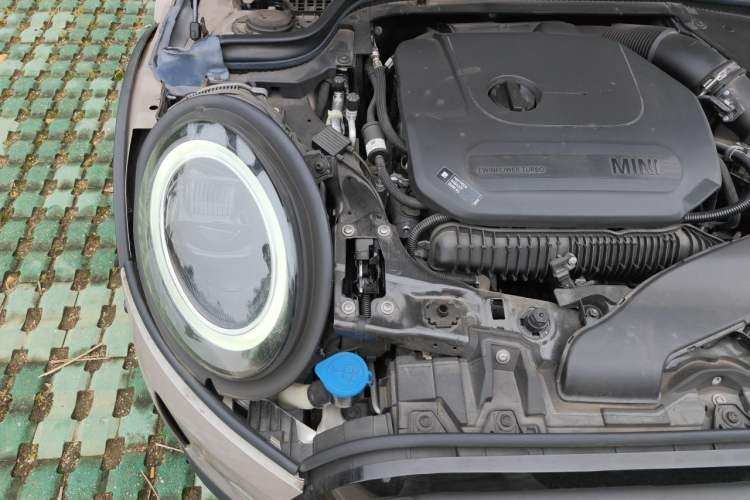 Used MINI 2023 Updated 2.0T COOPER S Artist Engine Bay Right