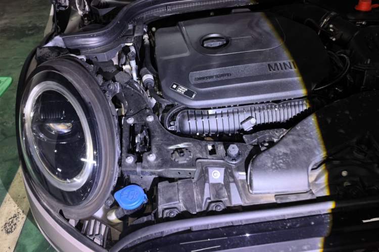 Used MINI 2023 Updated 2.0T COOPER S Artist Engine Bay Right