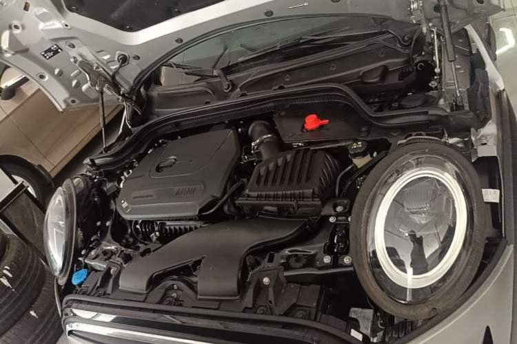 Used MINI 2023 1.5T ONE Engine Bay
