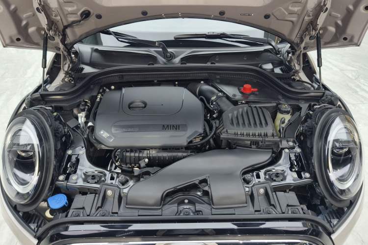 Used MINI 2023 Updated 1.5T COOPER Artist Engine Bay