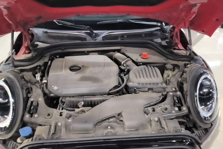 Used MINI 2023 1.5T ONE Engine Bay