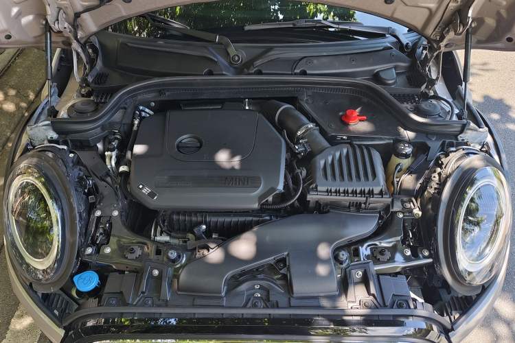Used MINI 2023 Updated 1.5T COOPER Artist Engine Bay
