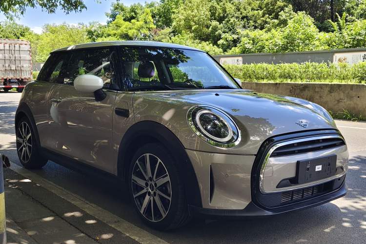 Used MINI 2023 Updated 1.5T COOPER Artist Exterior 2