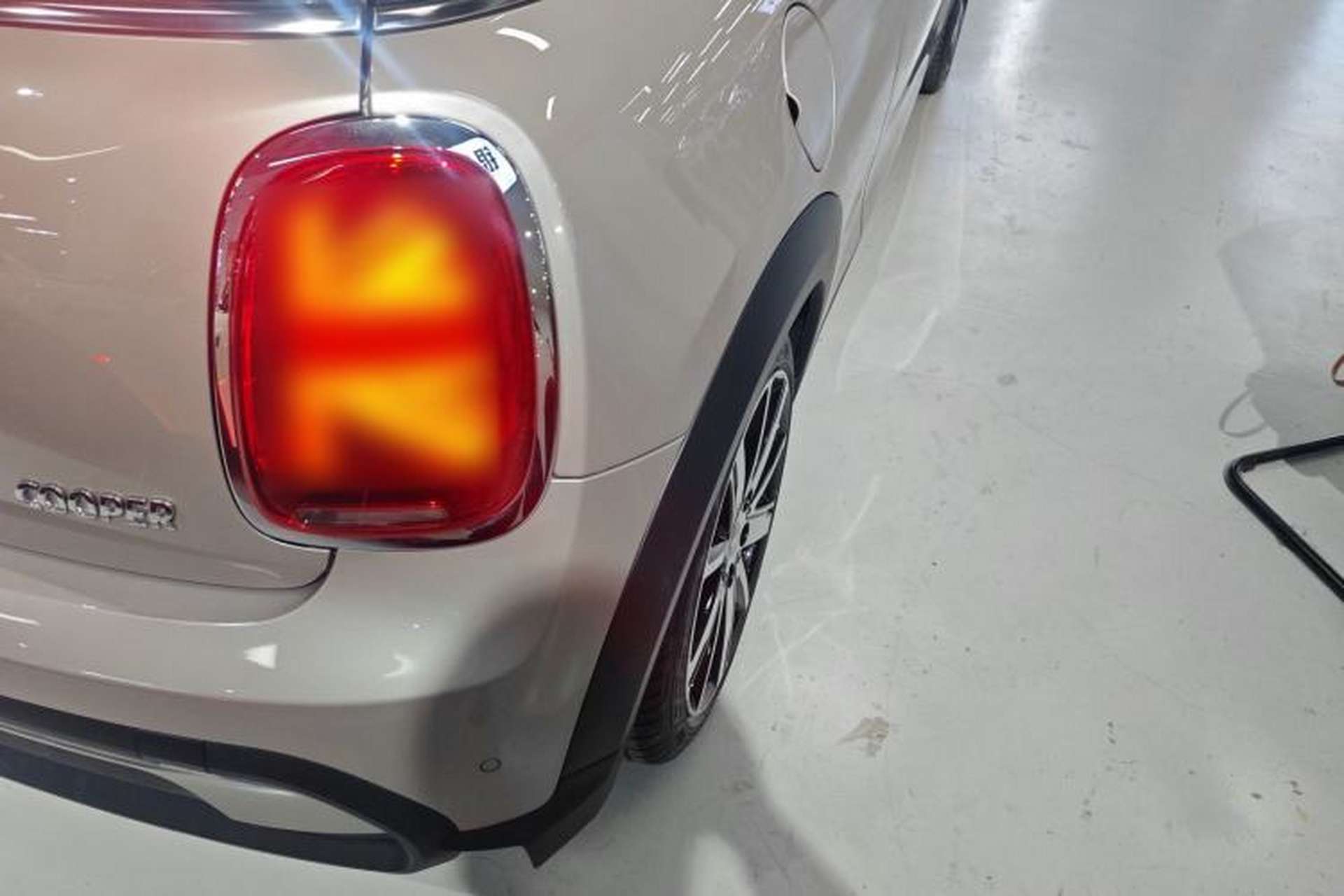 Used MINI 2023 Updated 1.5T COOPER Artist Exterior 3