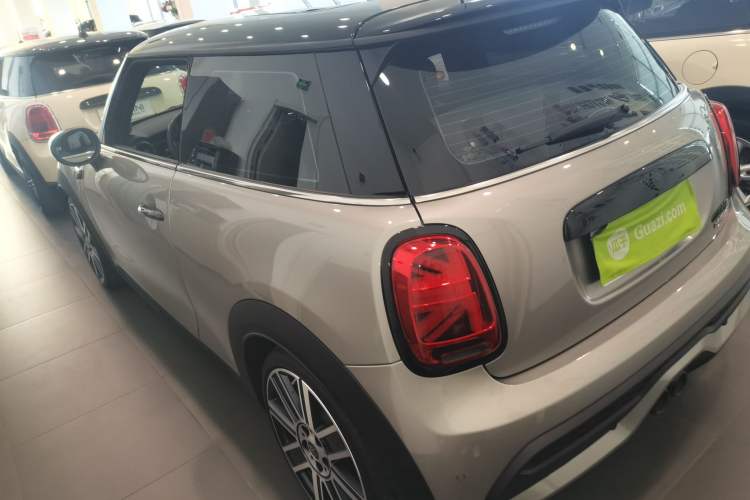 Used MINI 2023 Updated 2.0T COOPER S Artist Exterior 3