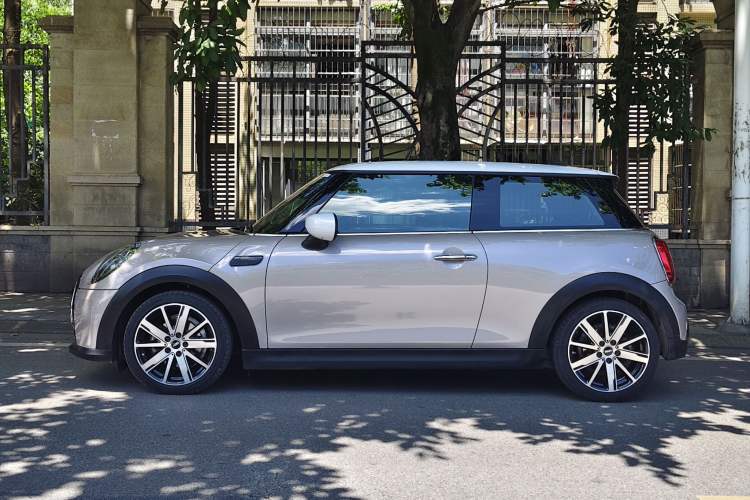 Used MINI 2023 Updated 1.5T COOPER Artist Exterior 3