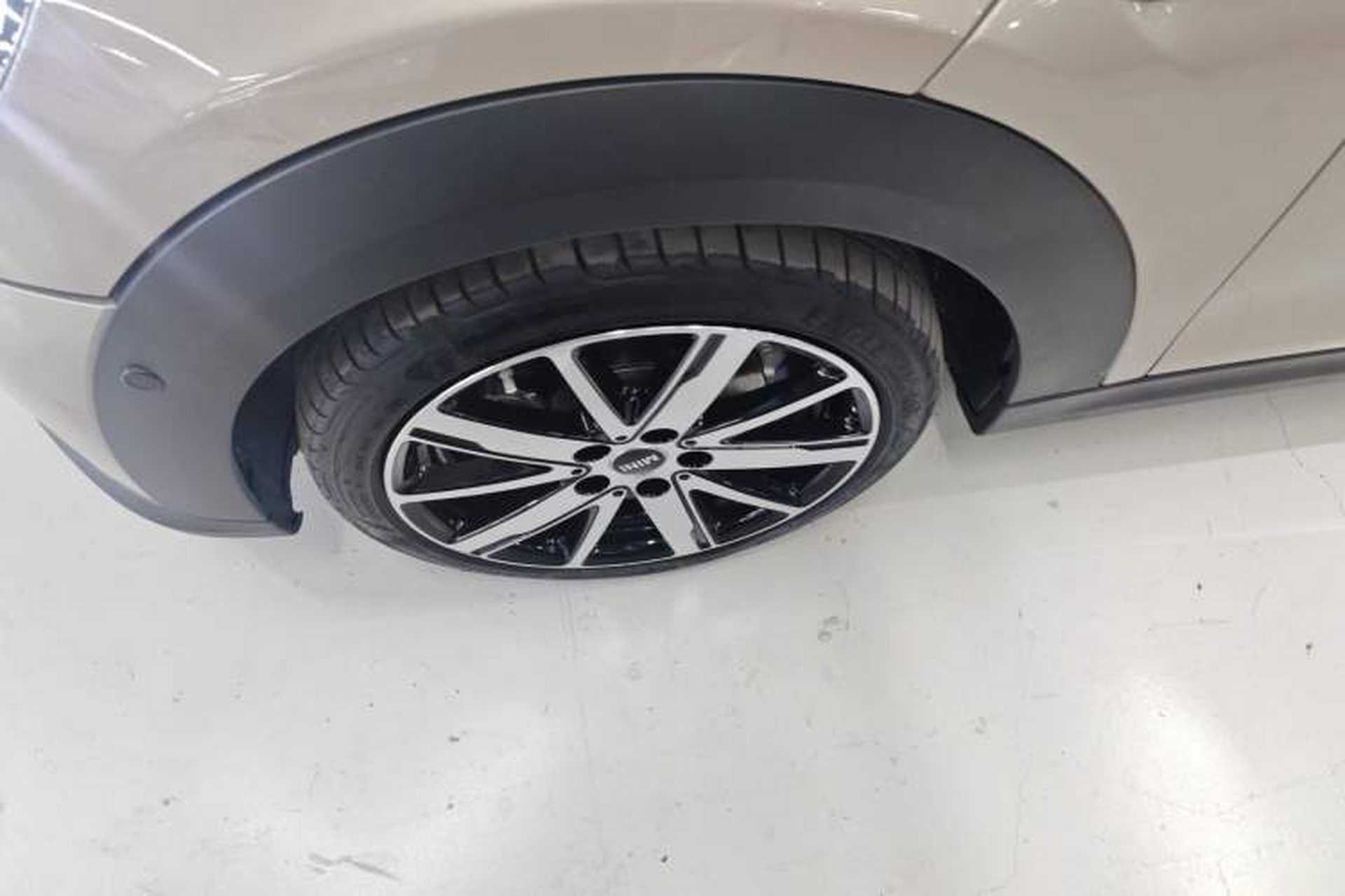 Used MINI 2023 Updated 1.5T COOPER Artist Exterior 4