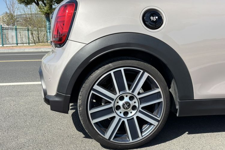 Used MINI 2023 Updated 2.0T COOPER S Artist Exterior 5
