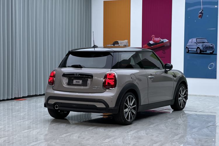 Used MINI 2023 Updated 1.5T COOPER Artist Exterior 5