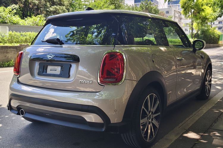 Used MINI 2023 Updated 1.5T COOPER Artist Exterior 5
