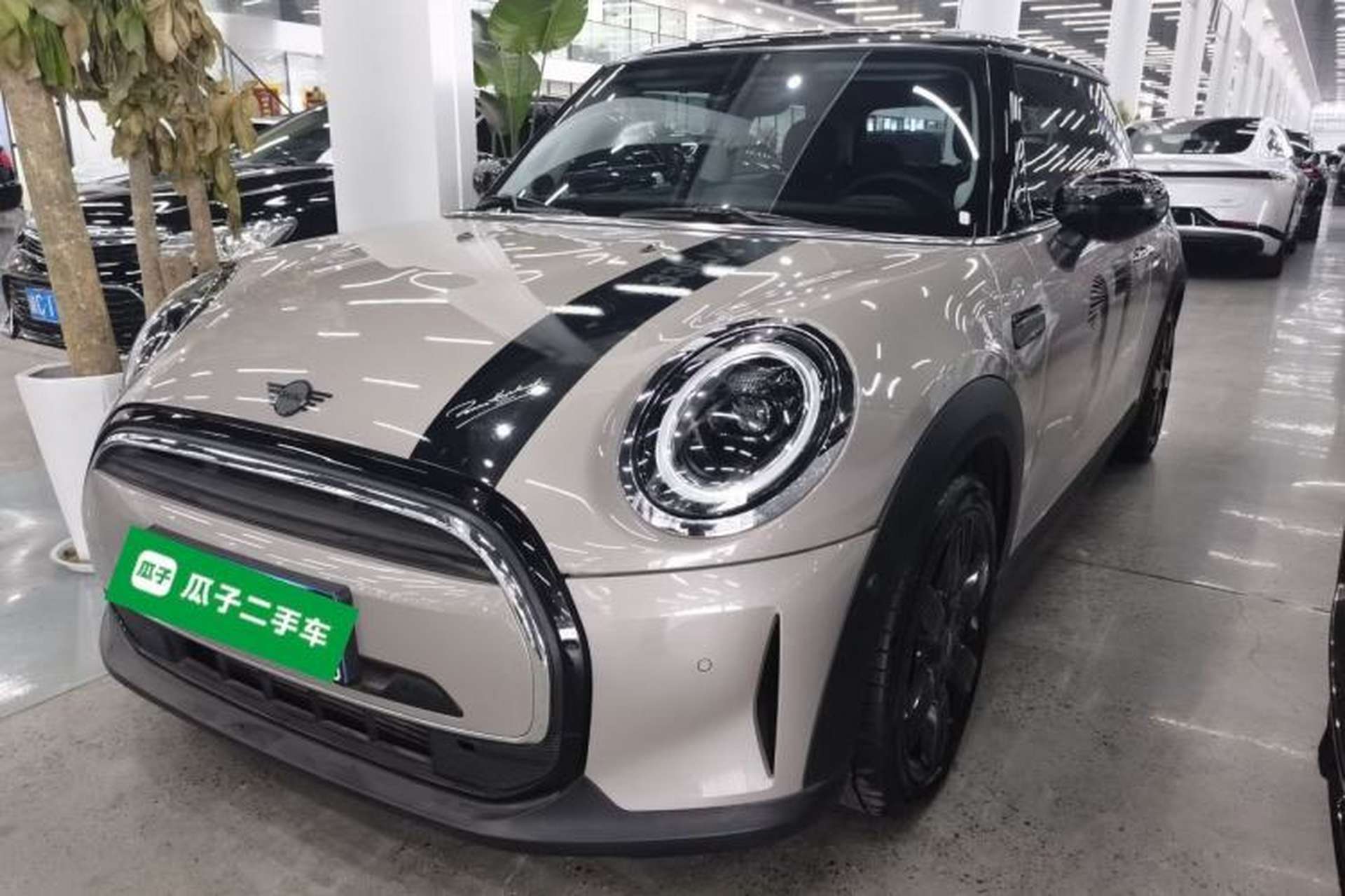 Used MINI 2023 Updated 1.5T COOPER Artist Front Left 45 Deg
