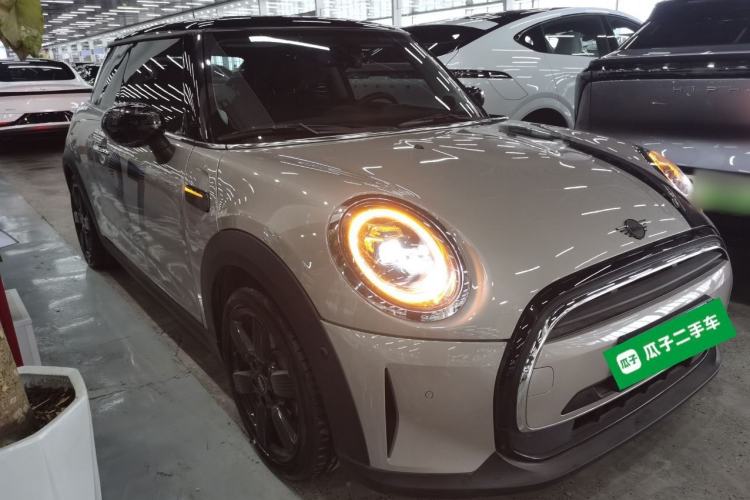 Used MINI 2023 Updated 1.5T COOPER Artist Front Right 45 Deg