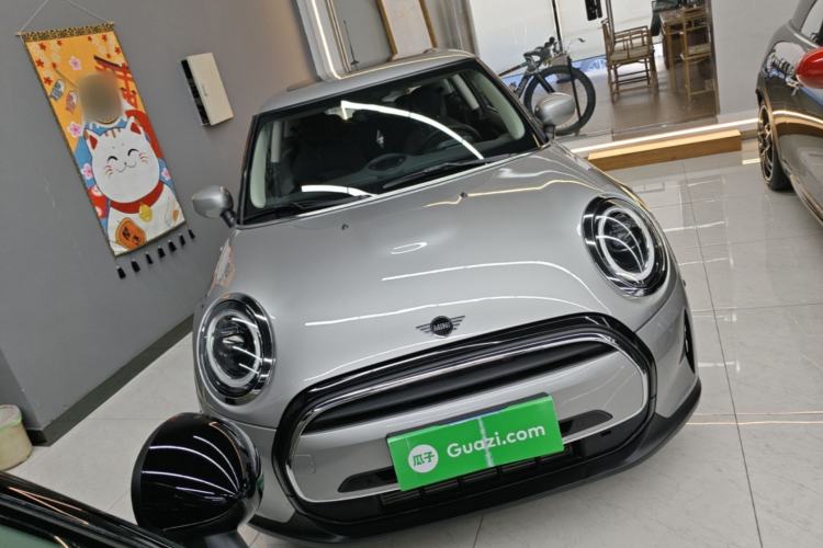 Used MINI 2023 1.5T ONE Front Right 45 Deg