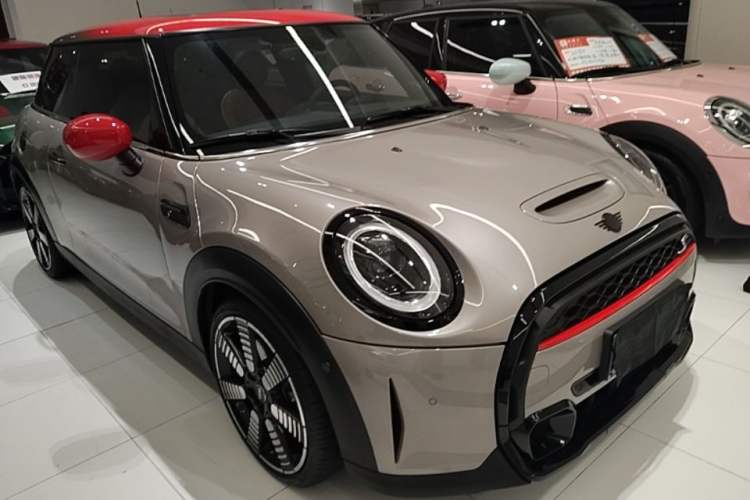 Used MINI 2023 Updated 2.0T COOPER S Artist Front Right 45 Deg