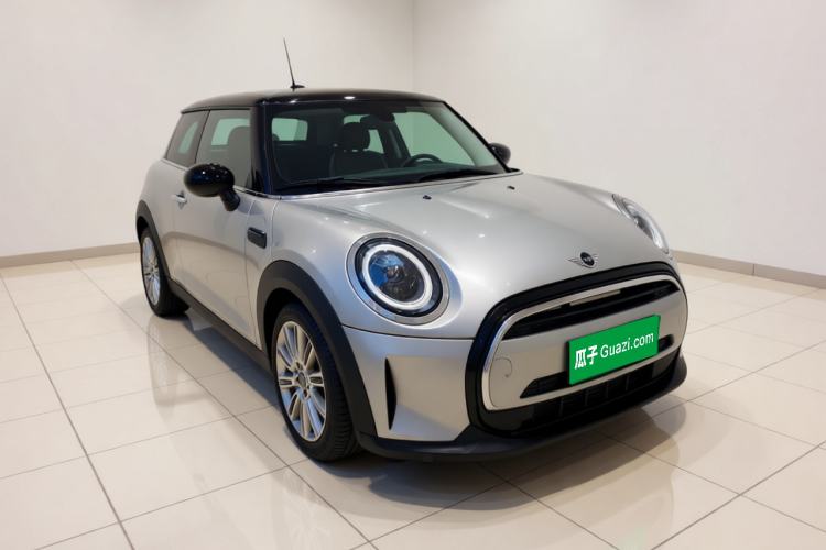 Used MINI 2023 Updated 1.5T COOPER Artist Front Right 45 Deg