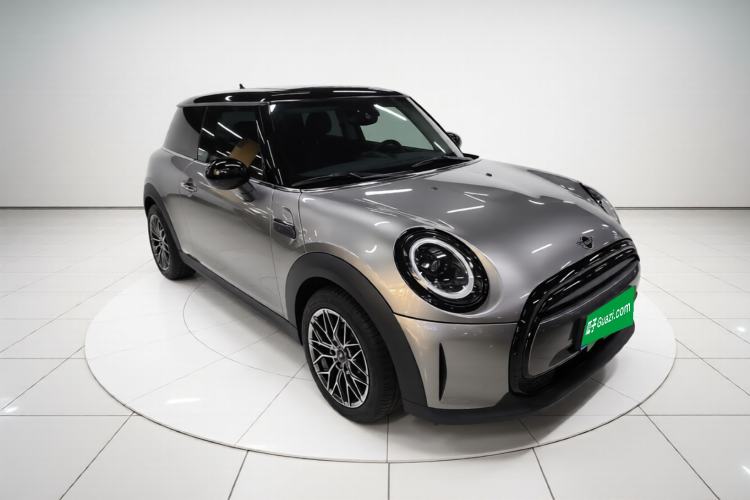 Used MINI 2023 1.5T ONE Front Right 45 Deg