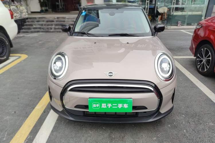 Used MINI 2023 Updated 1.5T COOPER Artist Five-Door Edition Front