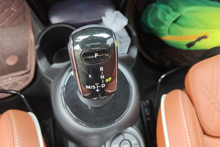 Used MINI 2023 Updated 2.0T COOPER S Artist Gear Lever