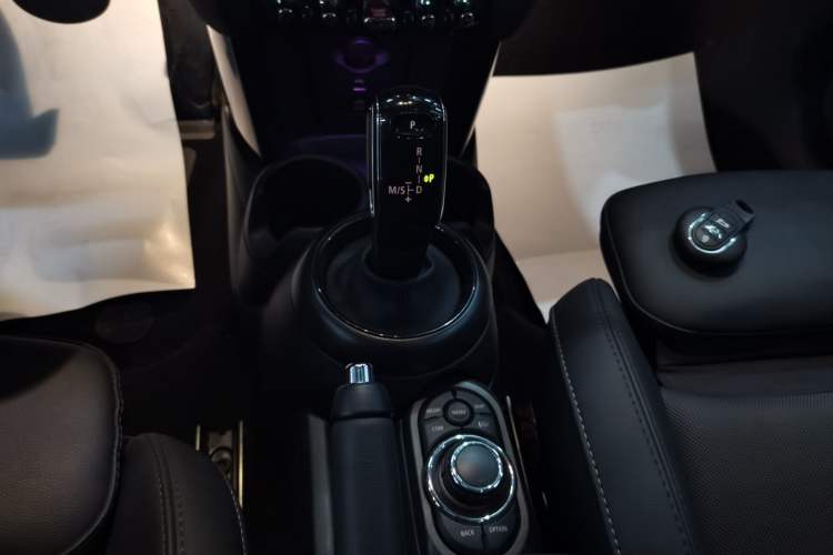 Used MINI 2023 Updated 1.5T COOPER Artist Gear Lever