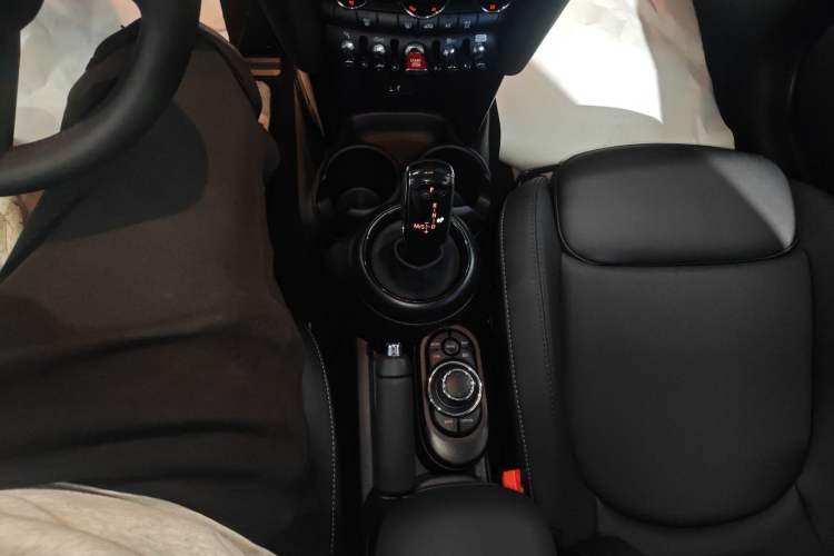 Used MINI 2023 Updated 1.5T COOPER Artist Gear Lever