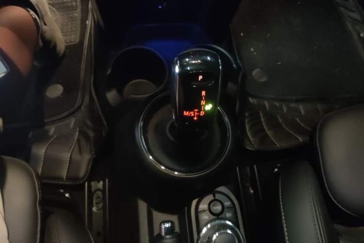 Used MINI 2023 Updated 1.5T COOPER Artist Gear Lever