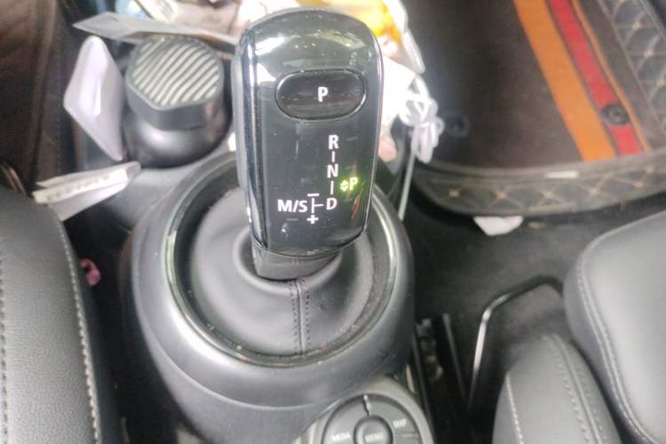Used MINI 2023 Updated 1.5T COOPER Artist Gear Lever