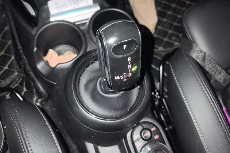 Used MINI 2023 Updated 1.5T COOPER Artist Gear Lever