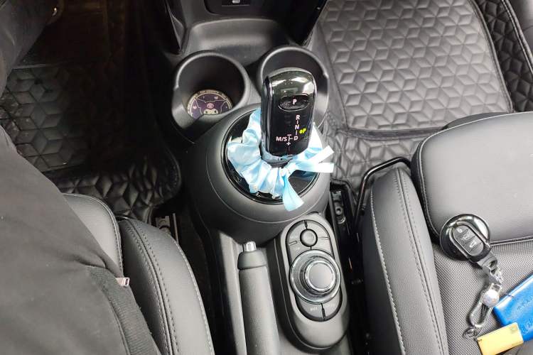 Used MINI 2023 1.5T COOPER Artist Gear Lever