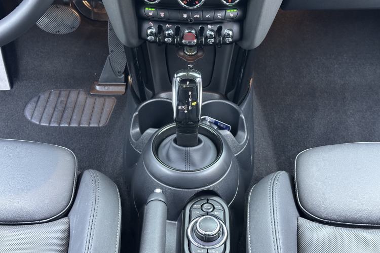 Used MINI 2023 Updated 1.5T COOPER Artist Gear Lever