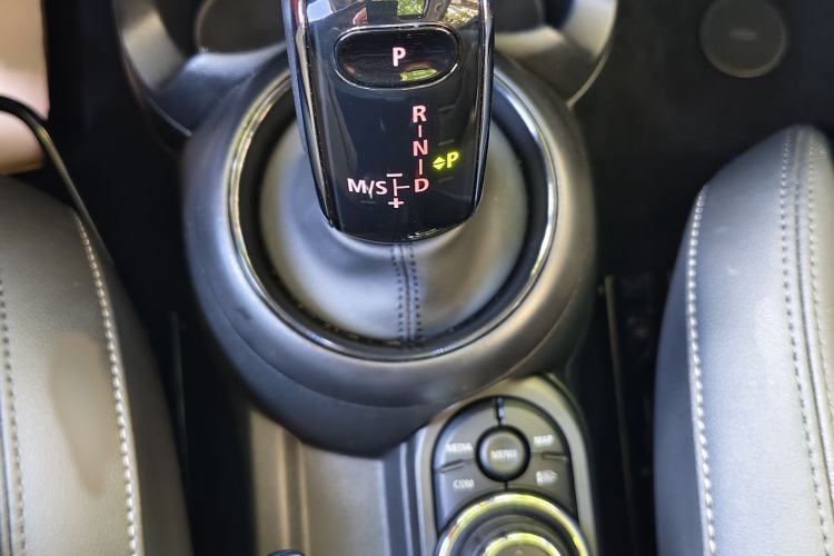 Used MINI 2023 Updated 1.5T COOPER Artist Gear Lever