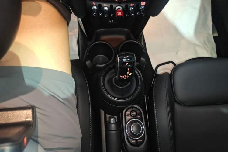 Used MINI 2023 Updated 1.5T COOPER Artist Gear Lever