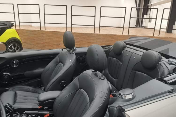 Used MINI 2023 Revised 2.0T COOPER S CABRIO Artist Headliner