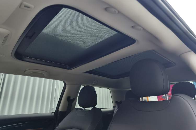 Used MINI 2023 Updated 1.5T COOPER Artist Headliner