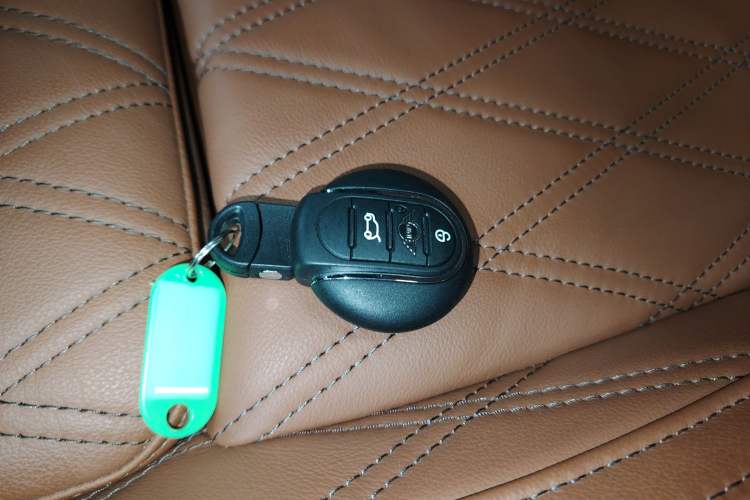 Used MINI 2023 2.0T COOPER S Artist Interior 1