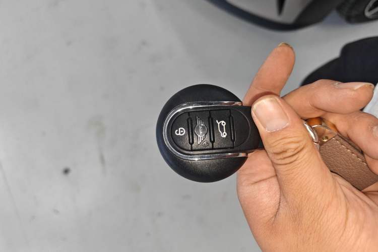 Used MINI 2023 Updated 1.5T COOPER Artist Interior 1