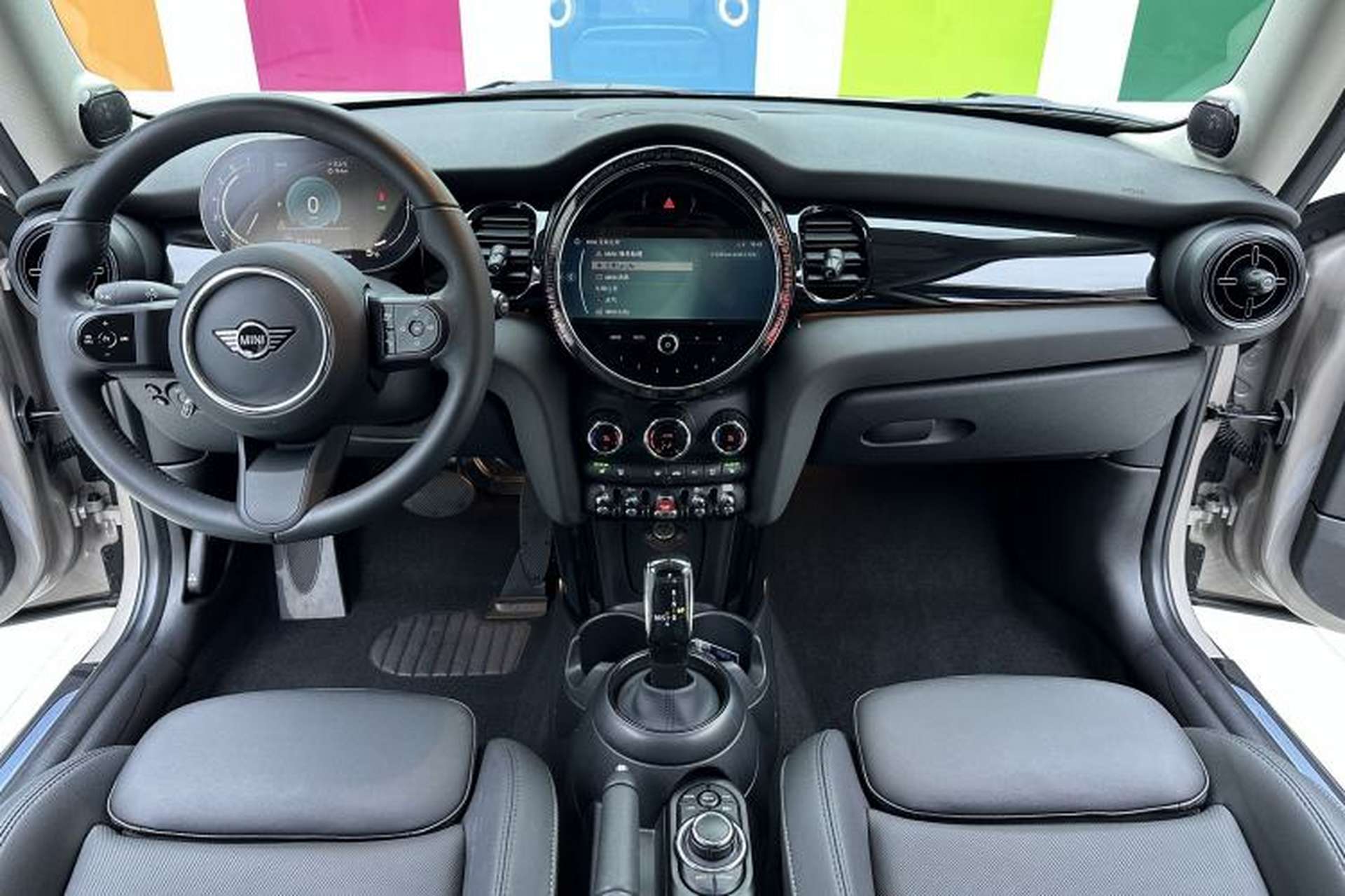 Used MINI 2023 Updated 1.5T COOPER Artist Interior 1