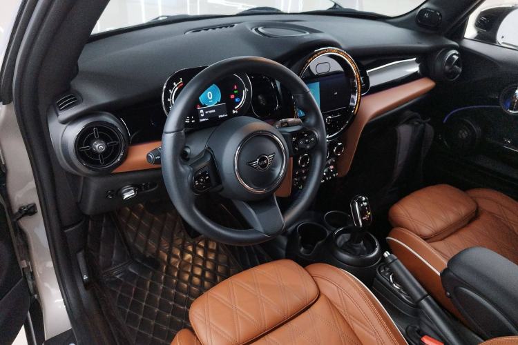 Used MINI 2023 Revised 1.5T COOPER CABRIO Artist Interior 2