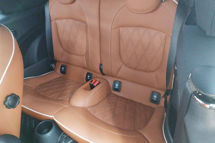 Used MINI 2023 Revised 1.5T COOPER CABRIO Artist Interior 4