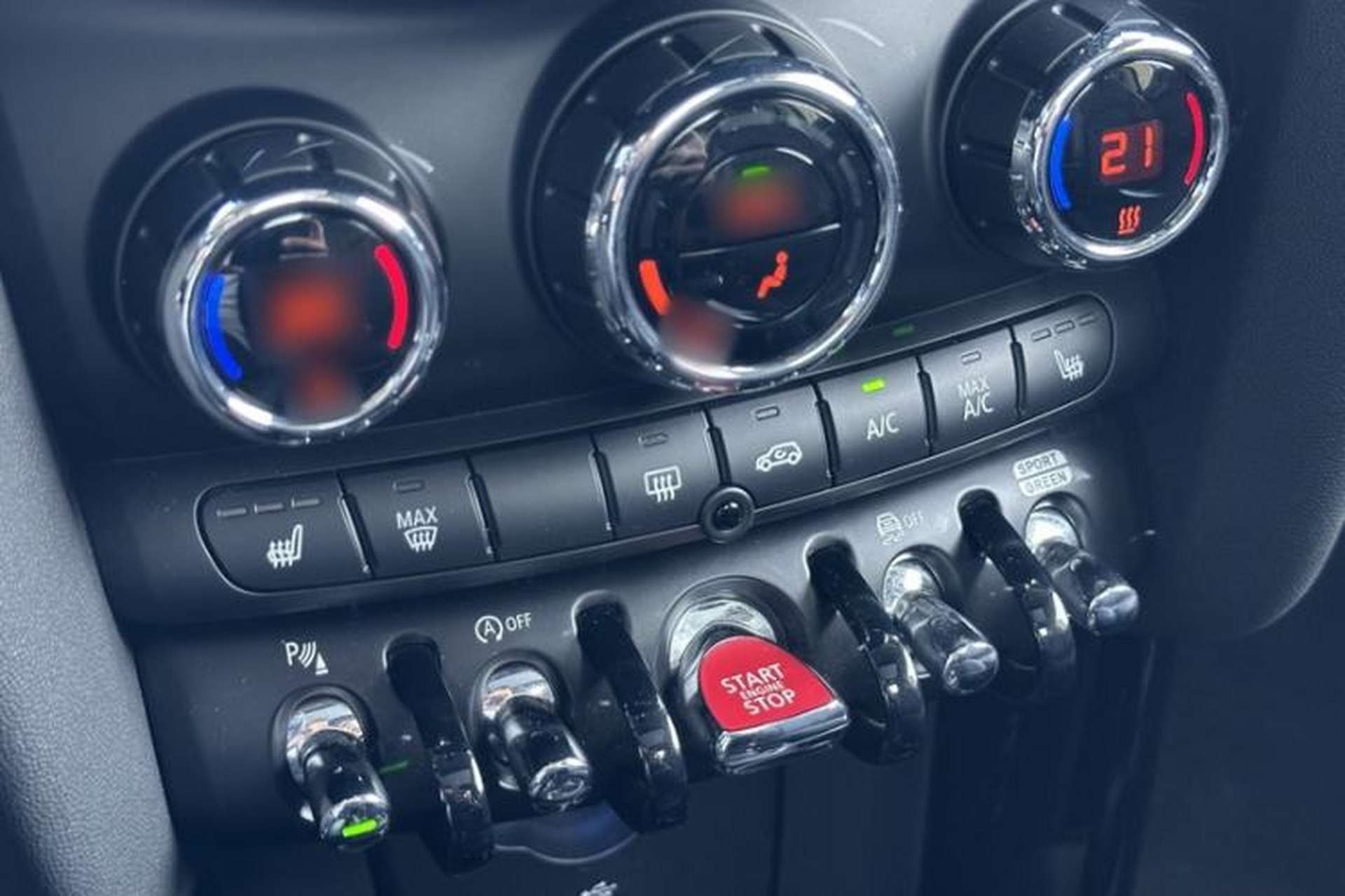 Used MINI 2023 2.0T COOPER S Artist Interior 4