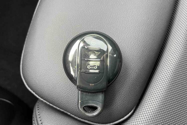 Used MINI 2023 Updated 1.5T COOPER Artist Five-Door Edition Interior 5