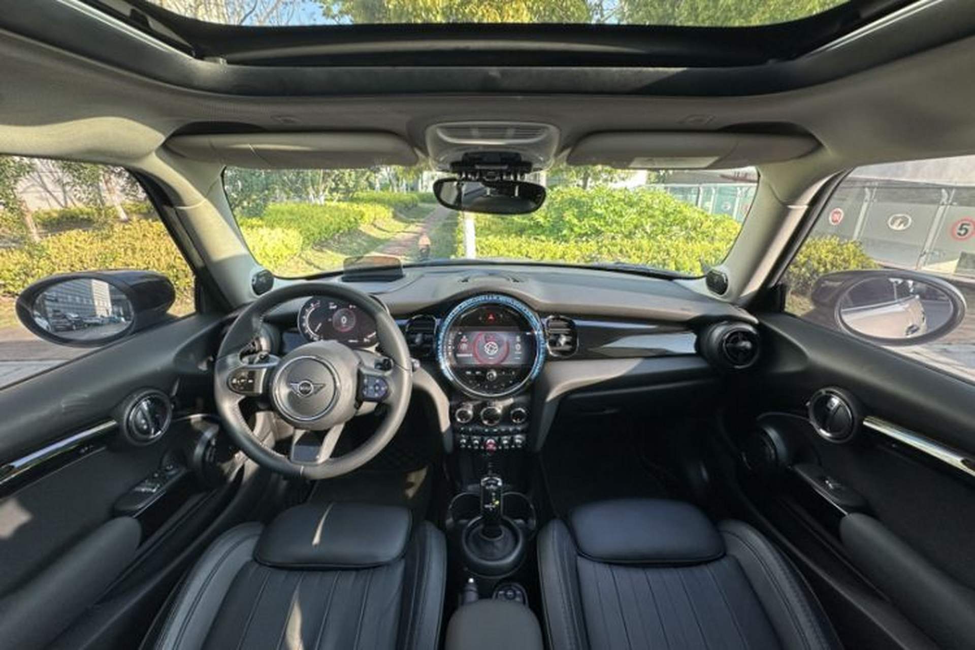 Used MINI 2023 2.0T COOPER S Artist Interior 8