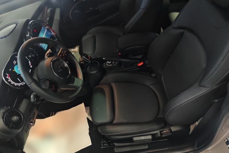 Used MINI 2023 Updated 1.5T COOPER Artist Left Front Seat
