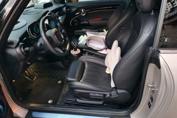 Used MINI 2023 Revised 2.0T COOPER S CABRIO Artist Left Front Seat