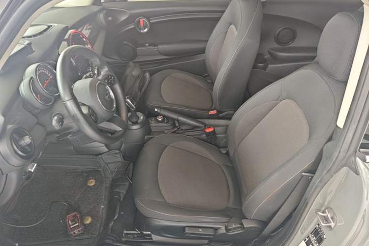 Used MINI 2023 1.5T ONE Left Front Seat