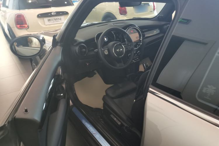 Used MINI 2023 Updated 2.0T COOPER S Artist Left Front Seat