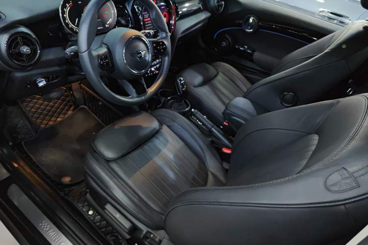 Used MINI 2023 2.0T COOPER S Artist Left Front Seat