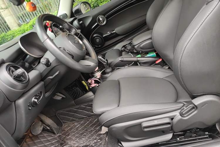 Used MINI 2023 1.5T COOPER Artist Left Front Seat